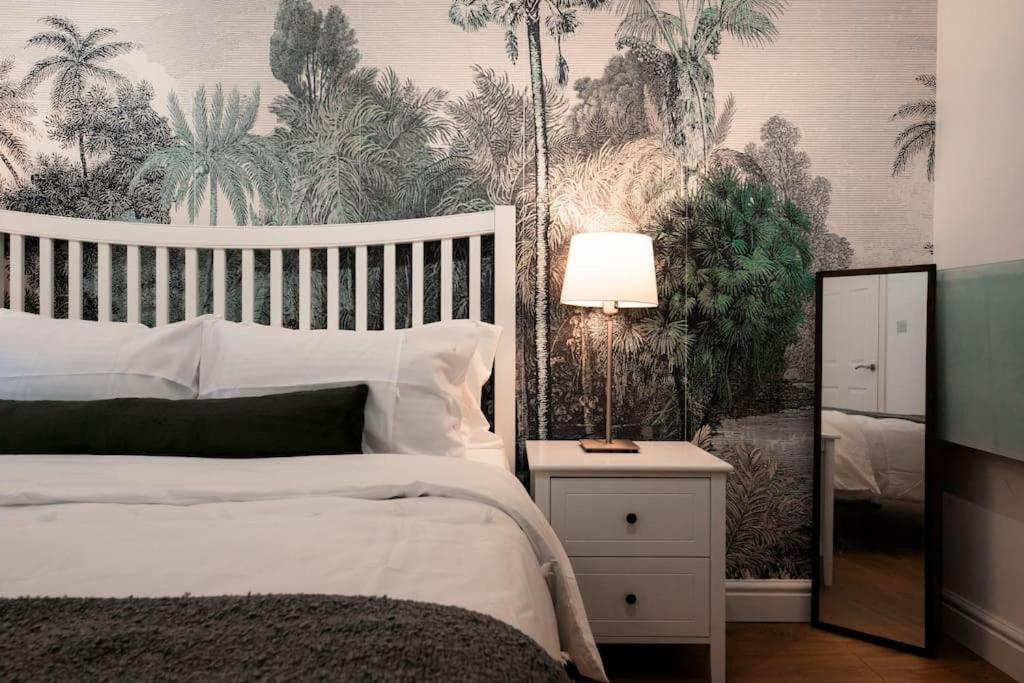 Holiday Home 2Br L 2Ba With Patio-Sleep 6 London Exteriör bild